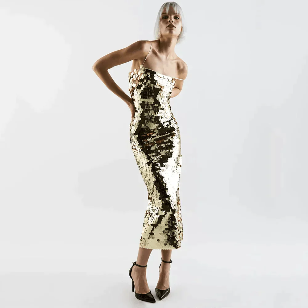 Gracefully Styled Dress for Any Occasion