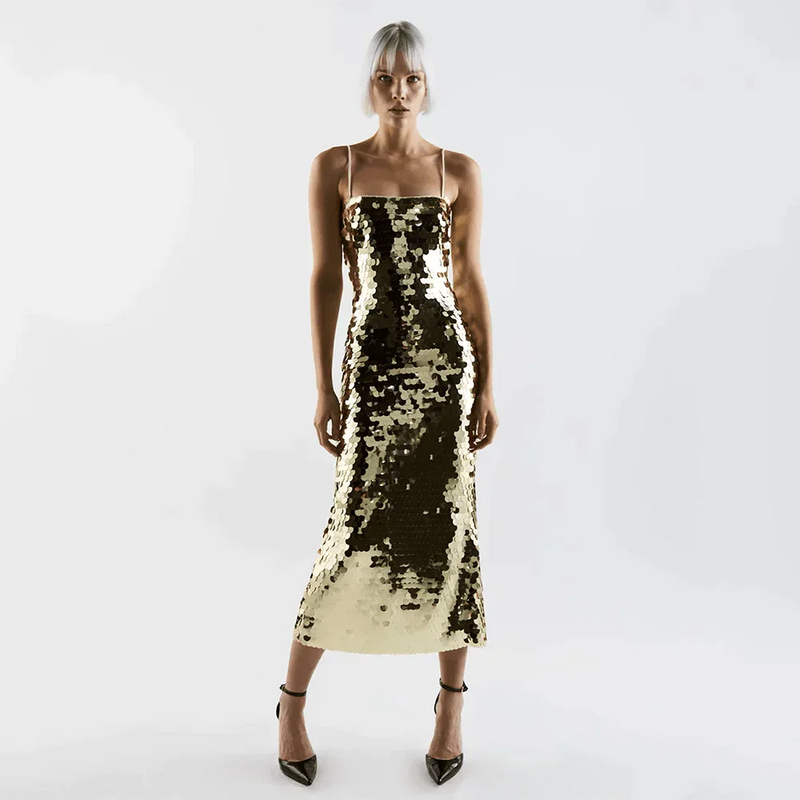 Gracefully Styled Dress for Any Occasion