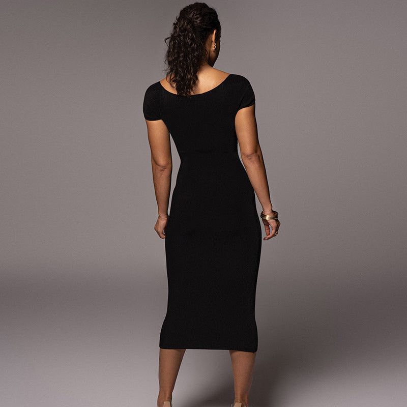 Beautifully Finished Dress in a Timeless Design