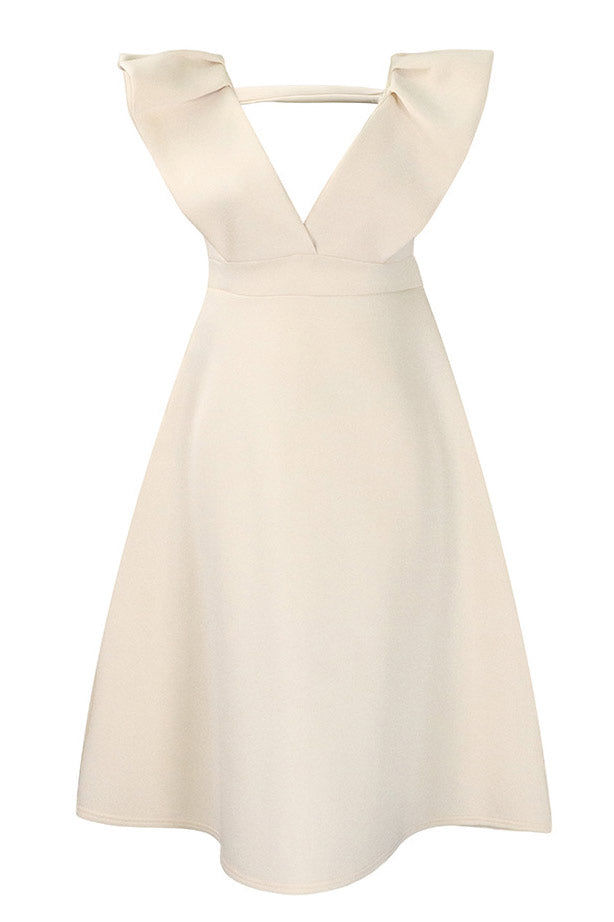 Beautifully Finished Dress in a Timeless Design