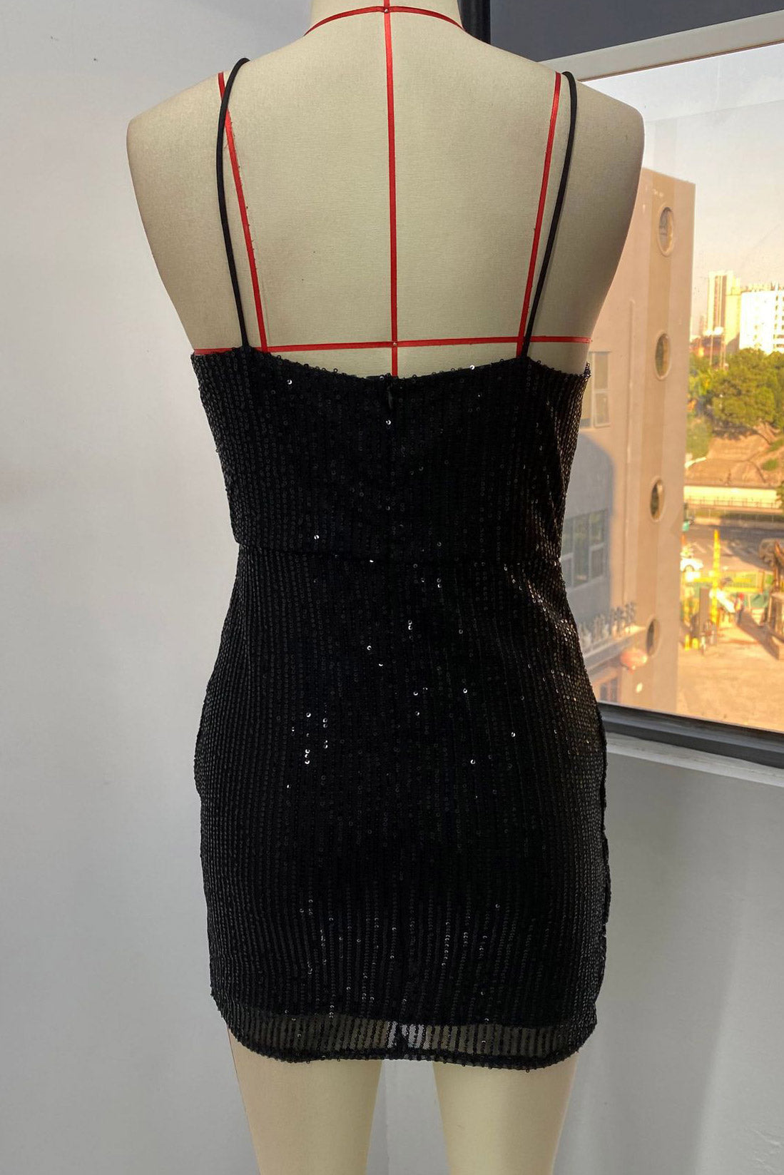 Beautifully Finished Dress in a Timeless Design