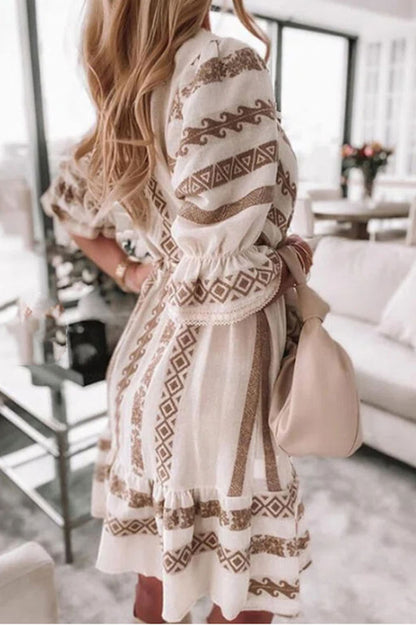 Beautifully Finished Dress in a Timeless Design