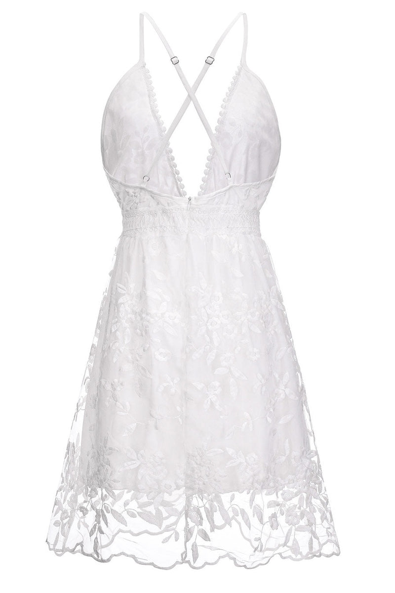 Beautifully Finished Dress in a Timeless Design