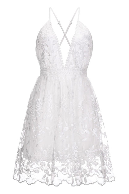 Beautifully Finished Dress in a Timeless Design