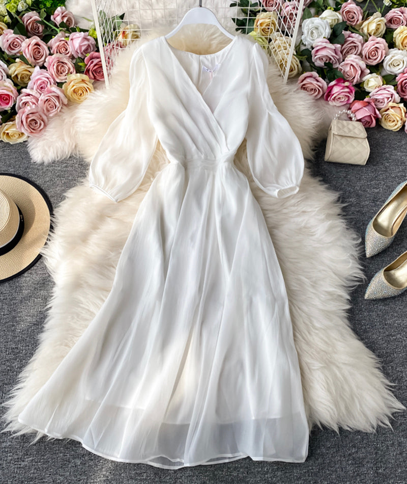 Beautifully Finished Dress in a Timeless Design