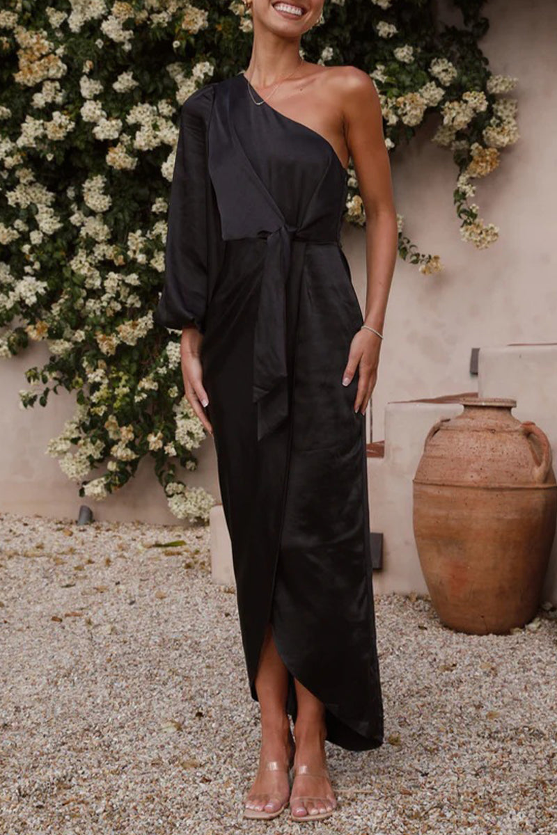 Well Tailored Dress with a Graceful Silhouette