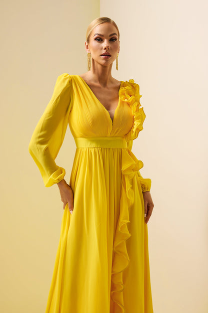 Gracefully Styled Dress for Any Occasion