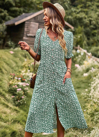 Classic Vintage Dress with a Flattering Fit