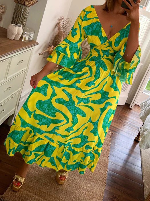 Effortlessly Elegant Dress with a Timeless Design