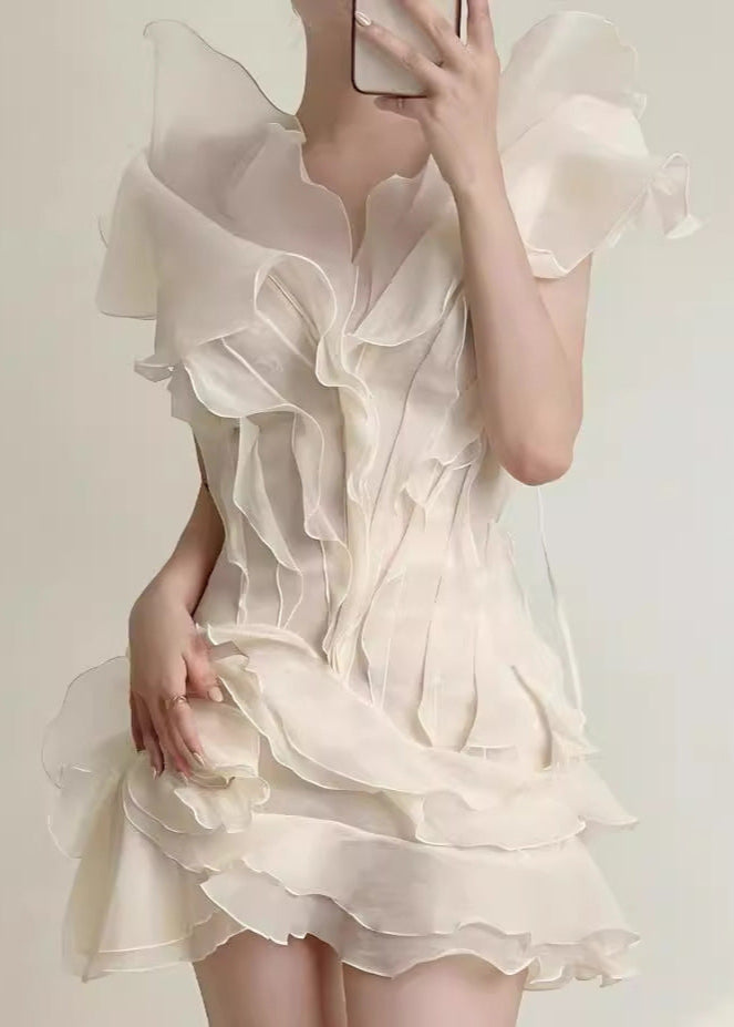 Effortlessly Elegant Dress with a Timeless Design