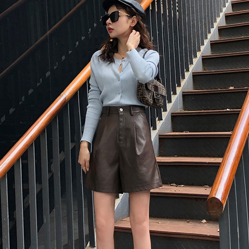 Well Tailored Pants with a Graceful Silhouette