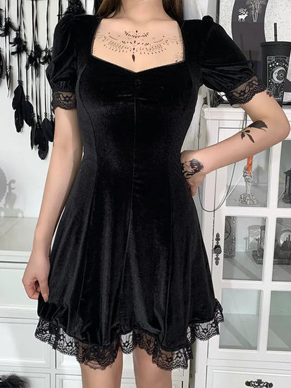 Classic Vintage Dress with a Flattering Fit
