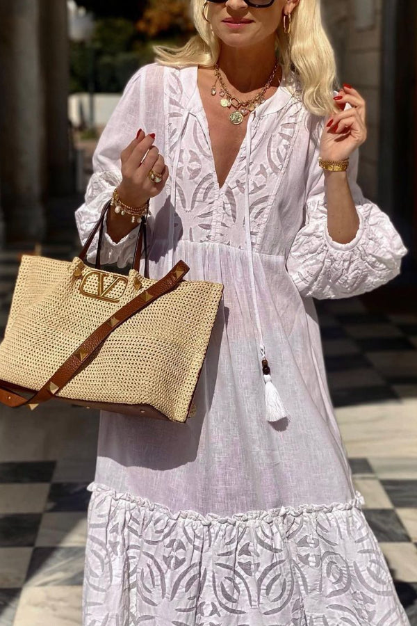 Well Tailored Dress with a Graceful Silhouette