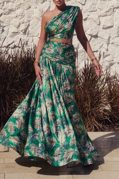Beautifully Finished Garment in a Timeless Design