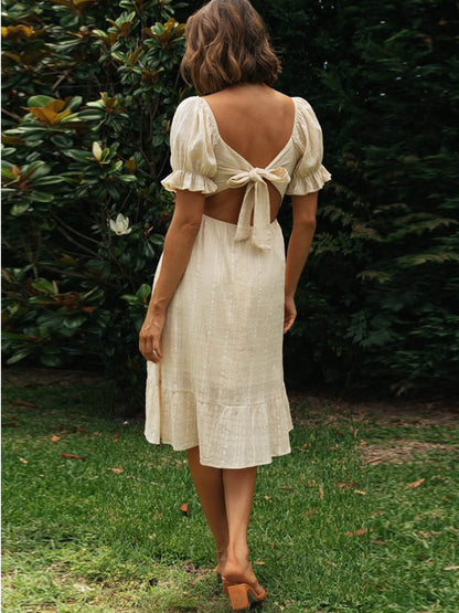 Well Tailored Dress with a Graceful Silhouette