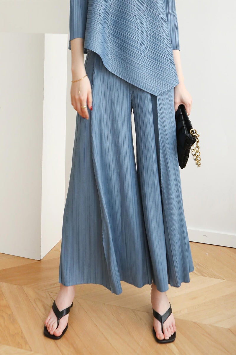 Well Tailored Pants with a Graceful Silhouette