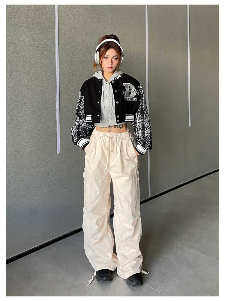 Effortlessly Elegant Pants with a Timeless Design