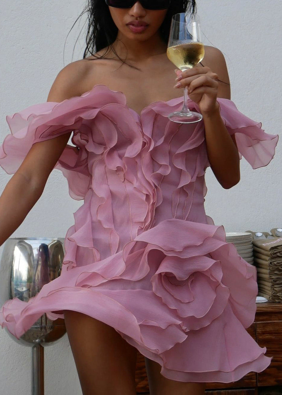 Effortlessly Elegant Dress with a Timeless Design