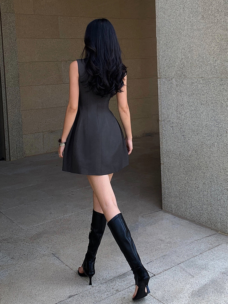 Classic Vintage Dress with a Flattering Fit
