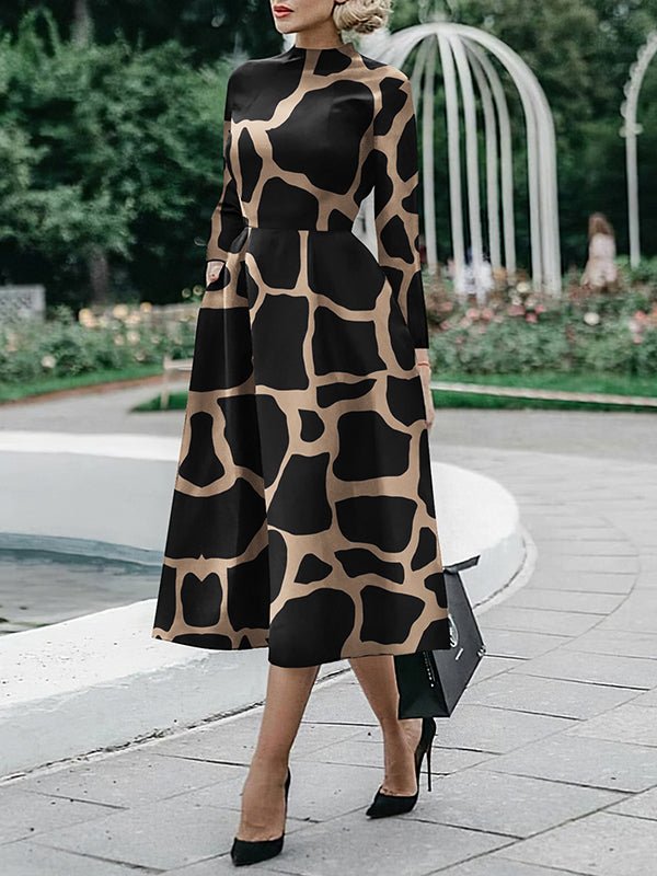 Classic Vintage Dress with a Flattering Fit