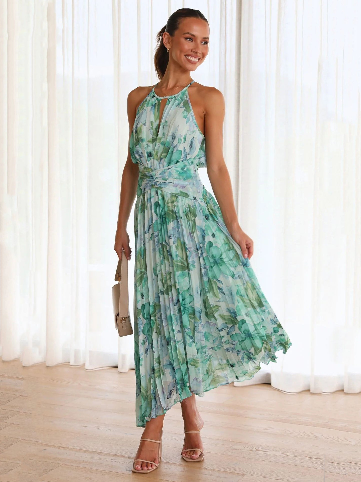 Classic Vintage & Enduringly Stylish Dress