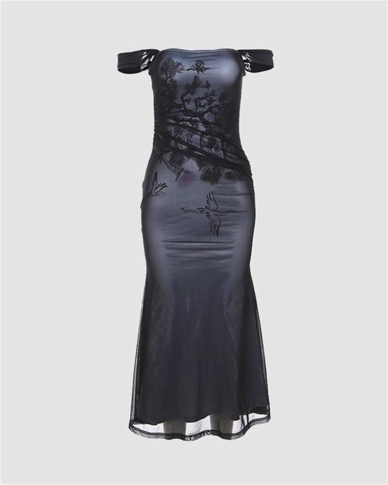 Classic Vintage Dress with a Flattering Fit