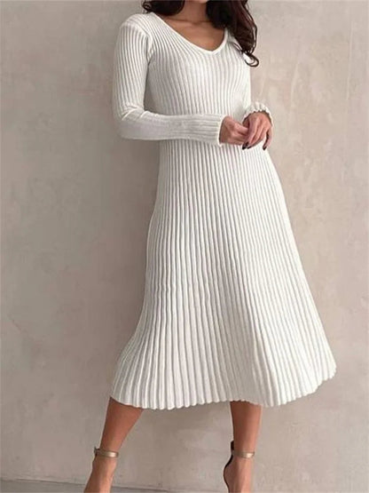 Effortlessly Elegant Dress with a Timeless Design