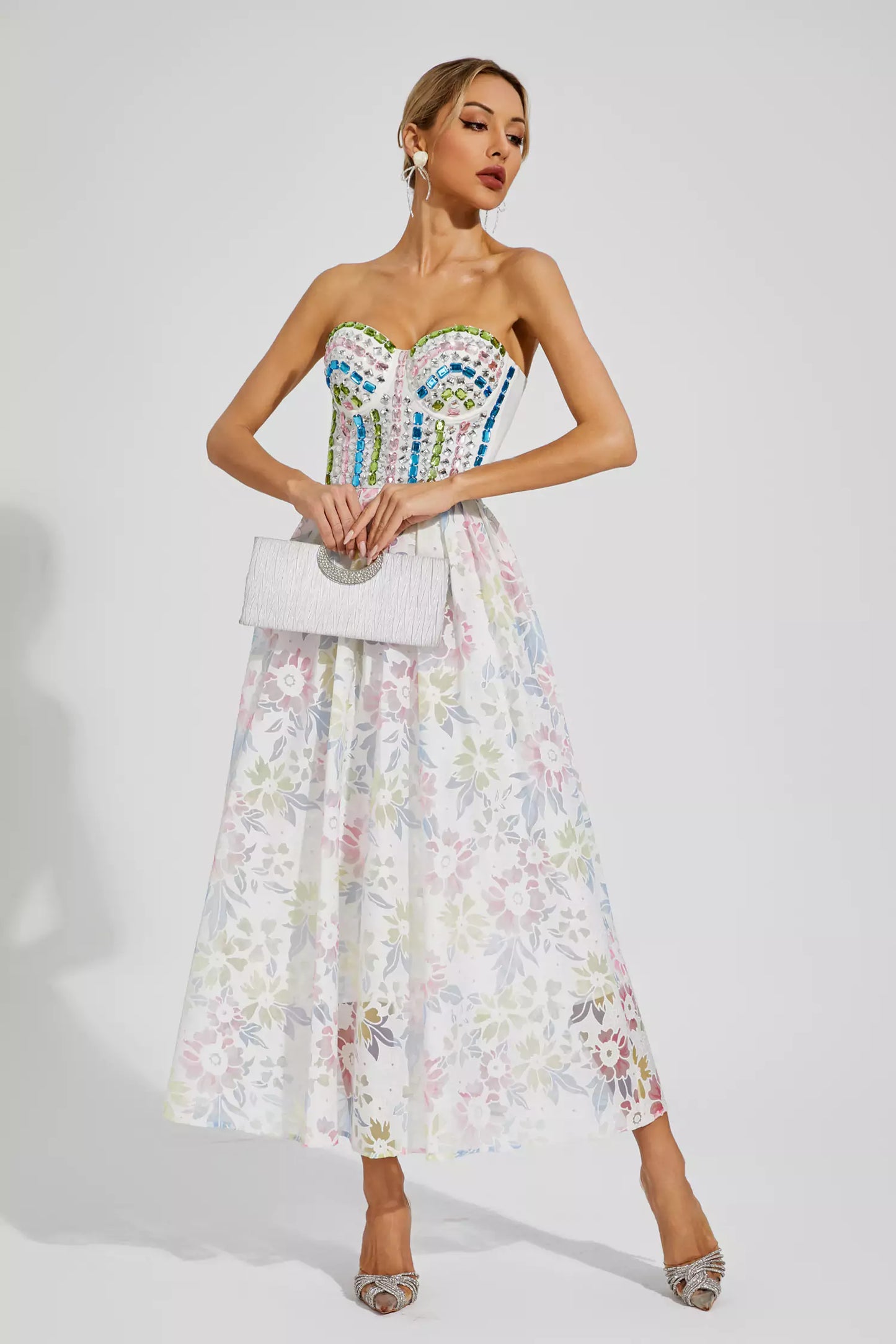 Beautifully Crafted Dress in a Classic Style