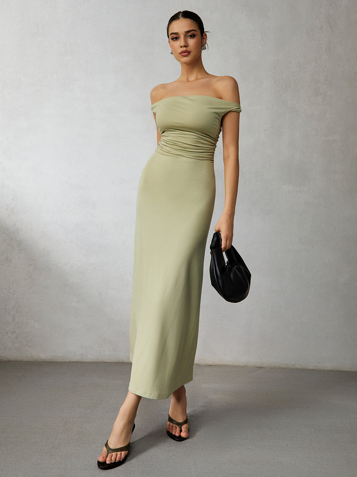 Effortlessly Elegant Dress with a Timeless Design