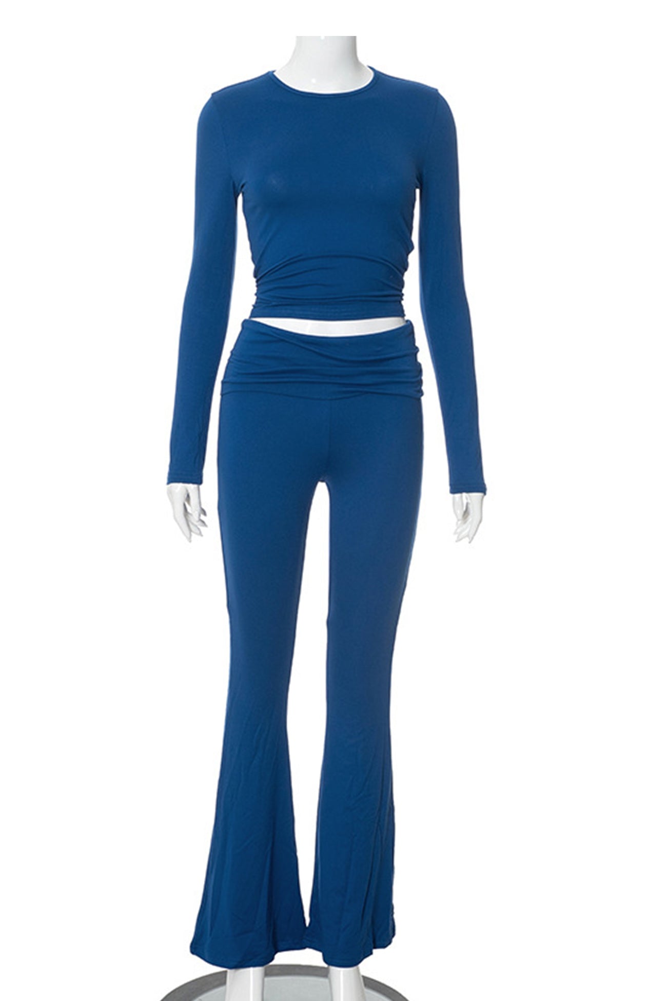 Effortlessly Elegant Pants with a Timeless Design