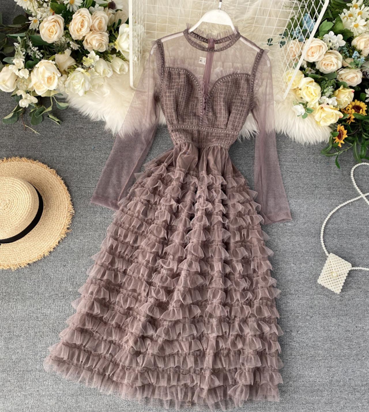Effortlessly Elegant Dress with a Timeless Design