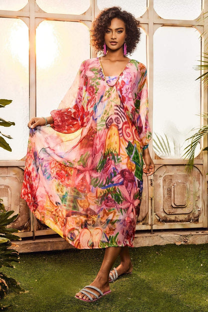 Well Tailored Dress with a Graceful Silhouette
