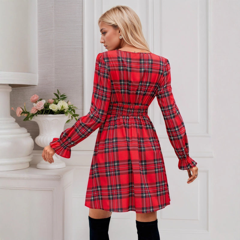 Well Tailored Dress with a Graceful Silhouette
