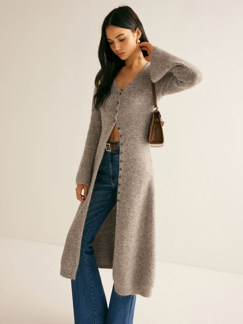 Effortlessly Elegant Sweater with a Timeless Design
