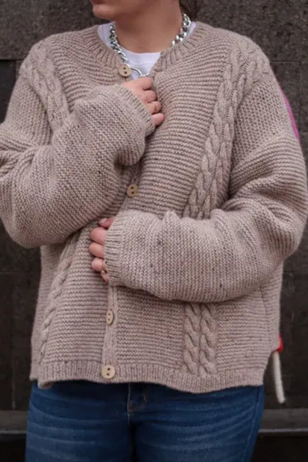 Well Tailored Cardigan with a Graceful Silhouette