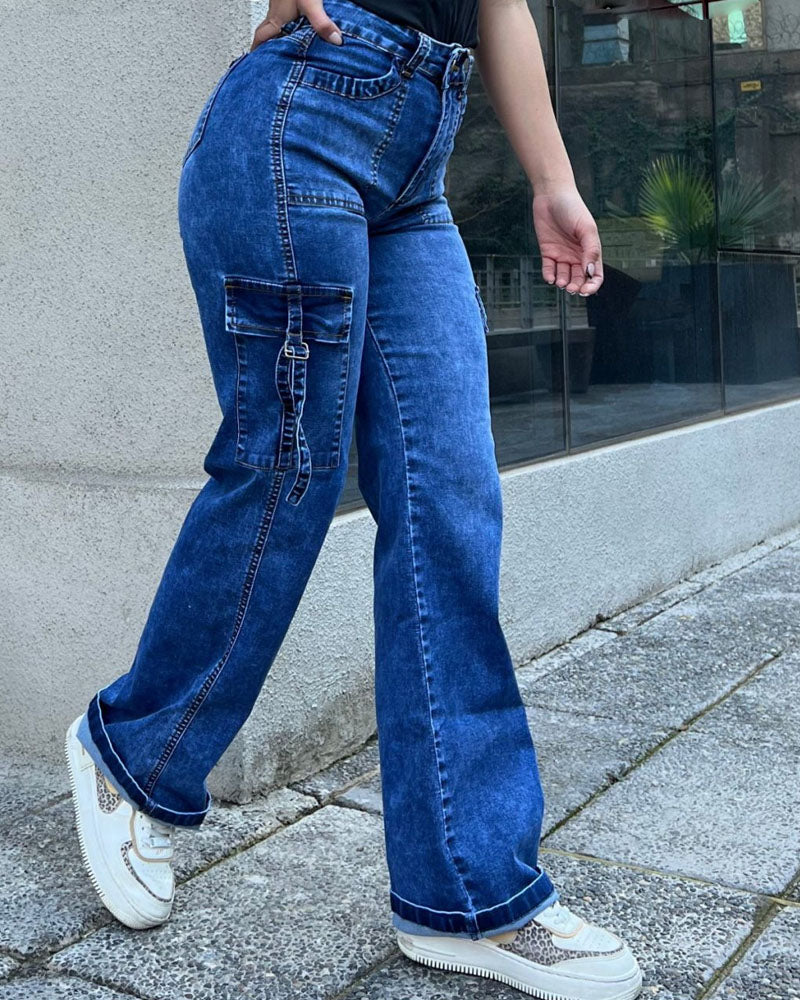 Effortlessly Elegant Pants with a Timeless Design
