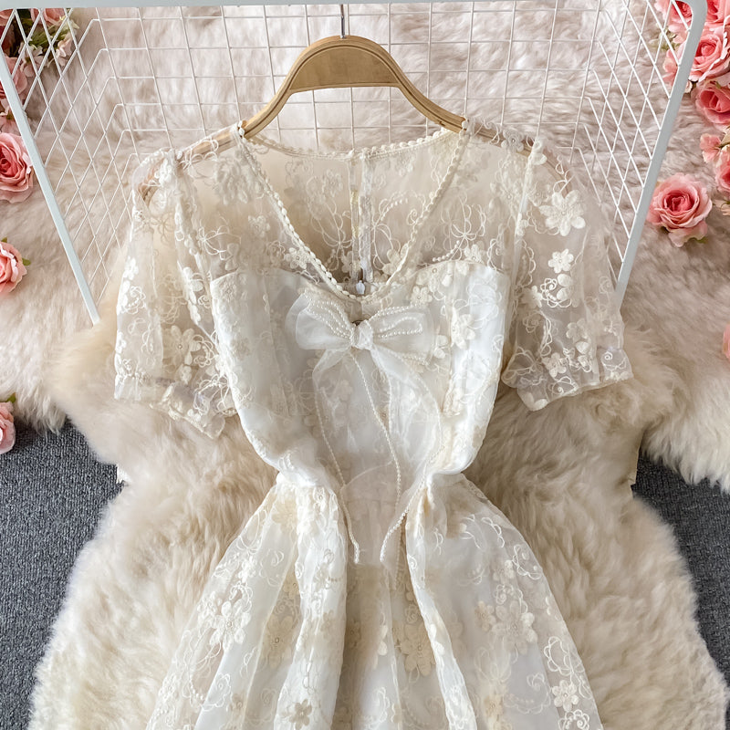 Effortlessly Elegant Dress with a Timeless Design