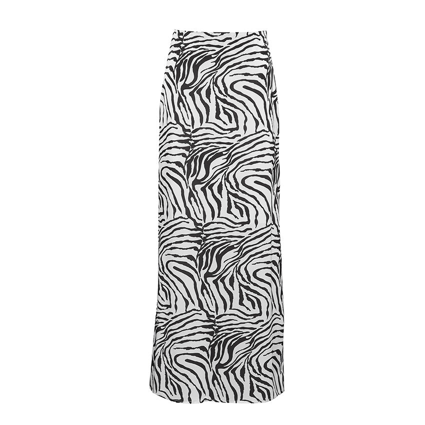 Beautifully Finished Garment in a Timeless Design