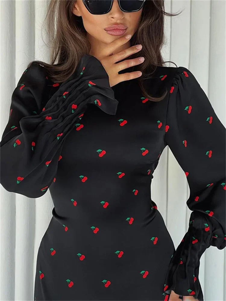 Classic Vintage Dress with a Flattering Fit