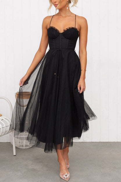 Effortlessly Elegant Dress with a Timeless Design
