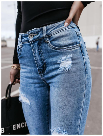 Effortlessly Elegant Pants with a Timeless Design
