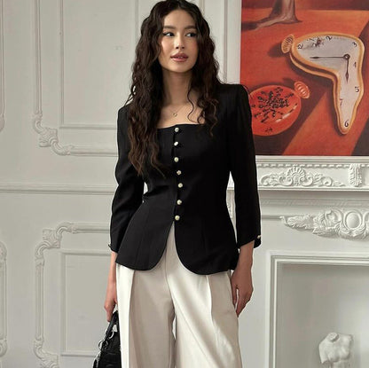 Elegantly Styled Coat for Everyday Wear