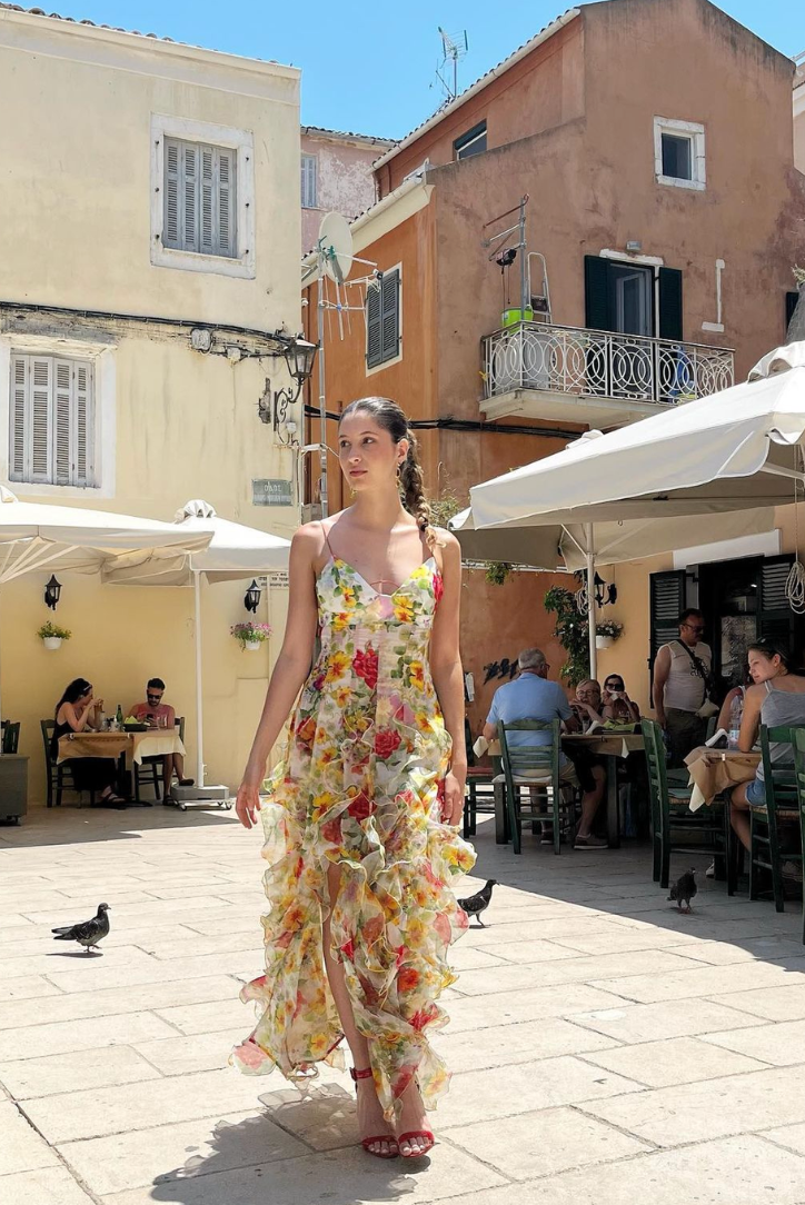 Classic Vintage Dress with a Flattering Fit