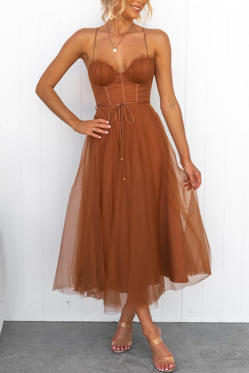 Effortlessly Elegant Dress with a Timeless Design