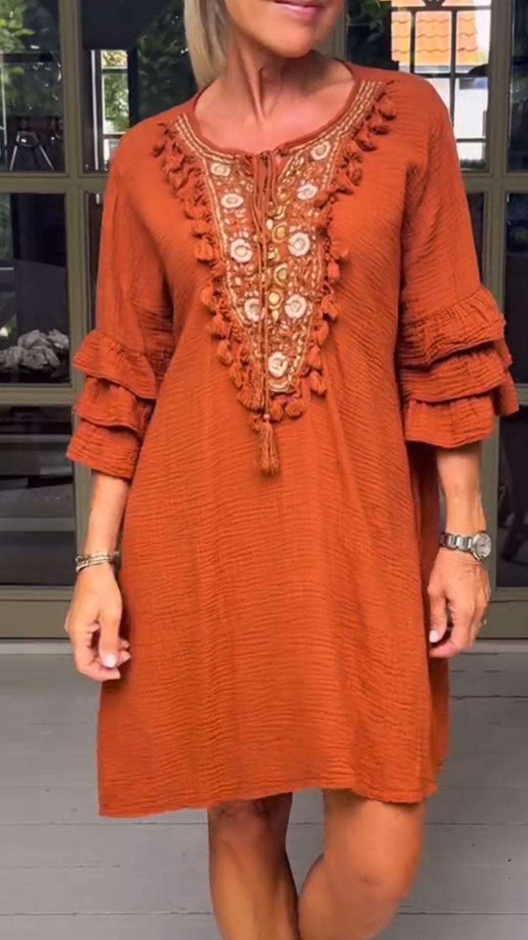 Well Tailored Dress with a Graceful Silhouette