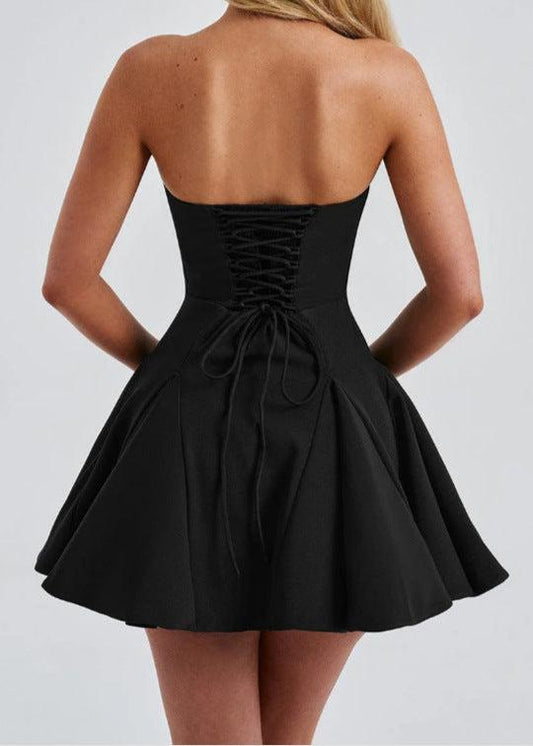 Beautifully Finished Dress in a Timeless Design