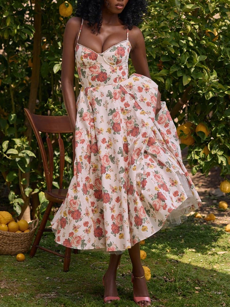 Classic Vintage Dress with a Flattering Fit