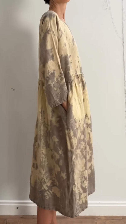 Classic Vintage Dress with a Flattering Fit