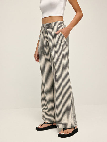 Sophisticated Pants with a Clean Classic Look