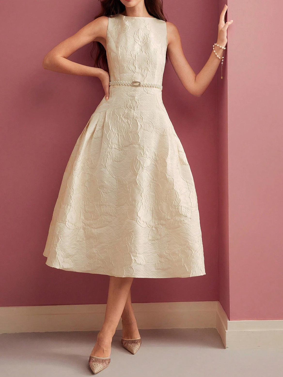 Beautifully Crafted Dress in a Classic Style